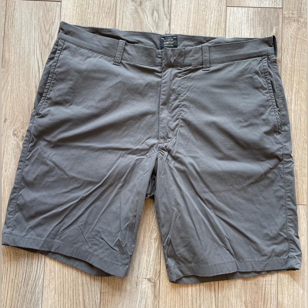 Men’s J Crew Stretch Chino Shorts 35” waist / 9” inseam